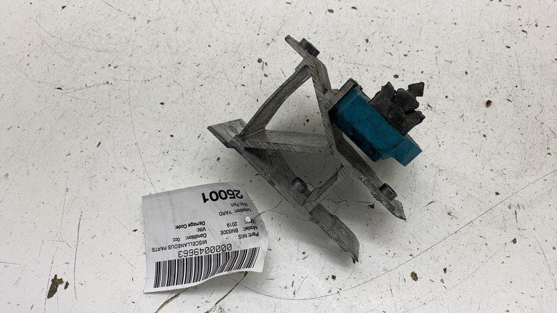 2018-2022 BMW 530e G30 Front Driver Side Bumper Impact Bar Radiator Bracket Left