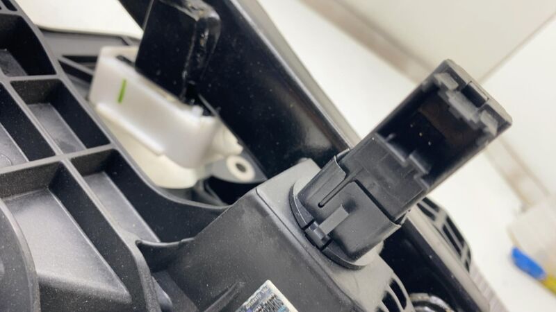 04581677AB 17-24 Chrysler Pacifica Front Stop Brake Pedal & Accelerator Throttle 04581677AB