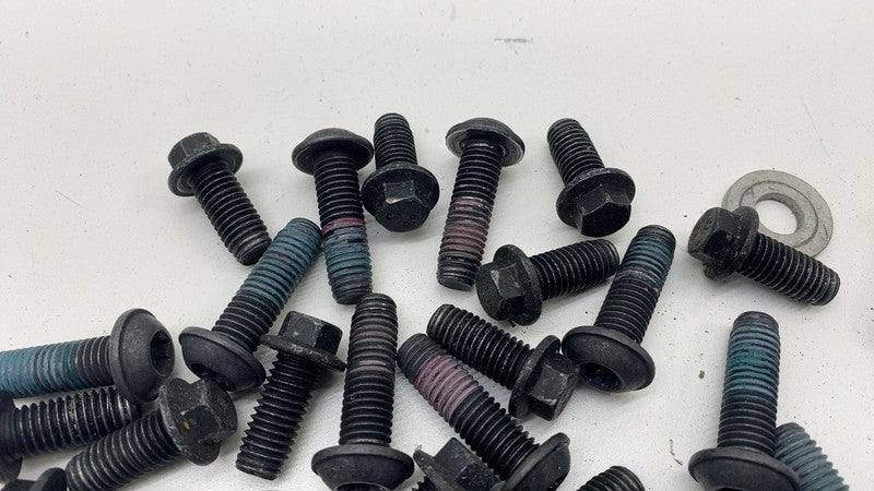 2016-2020 Tesla Model X SET of Bolt Screw