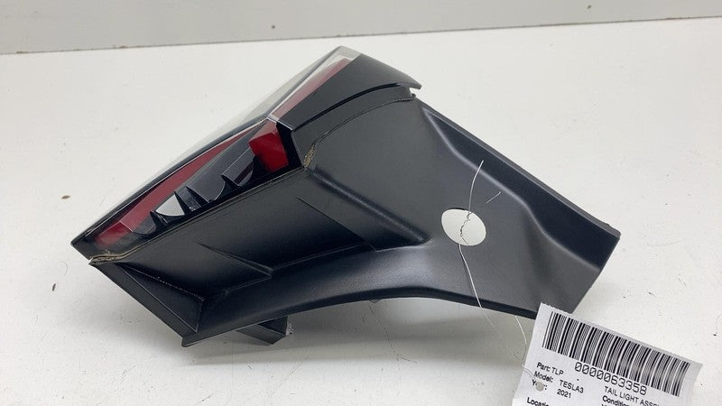 1077397 ⭕ 2017-2022 Tesla Model 3 Rear Left Exterior Taillight Outer Tail Lamp 1077397