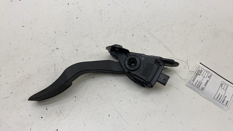 ⭕ 2016-2020 Tesla Model X Accelerator Throttle Pedal Assembly BE5C9F83