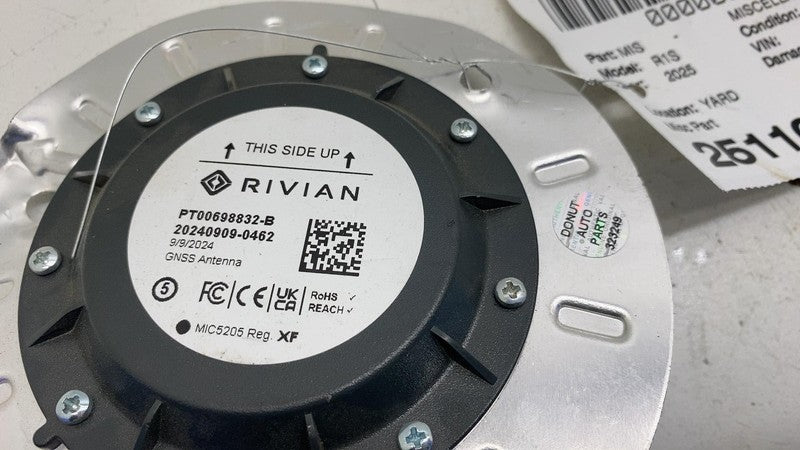 ⭕ 2025 Rivian R1S Rear Tailgate GNSS Antenna Control Module Unit PT006