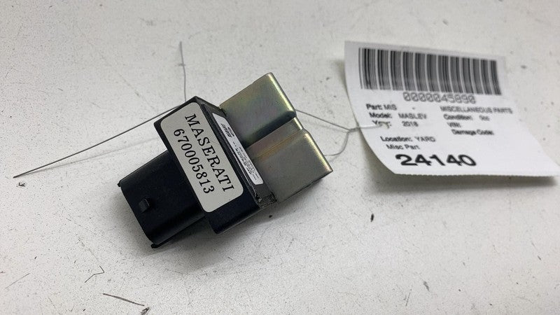 ⭕ 2017-2020 Levante Right Quarter Acceleration Sensor Control Module 6