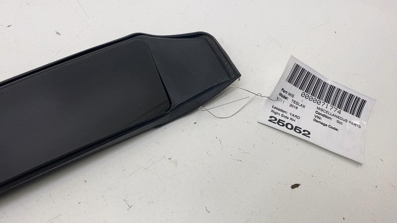 103236400C ⭕ 2016-2020 Tesla Model X Right B-Pillar Applique Glass w/ Seal RH 1032364-00-C