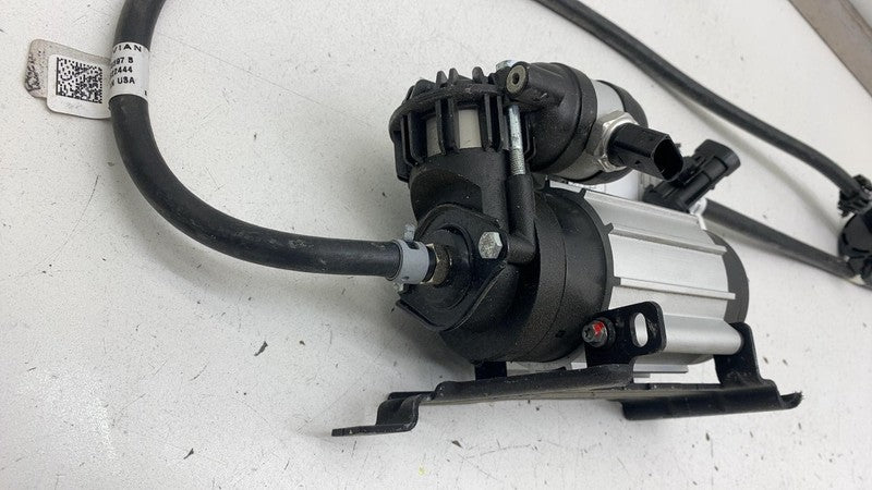 PT00055693-01 ⭕ 2022-2024 Rivian R1T R1S Rear Air Ride Suspension Compressor PT00055693-01
