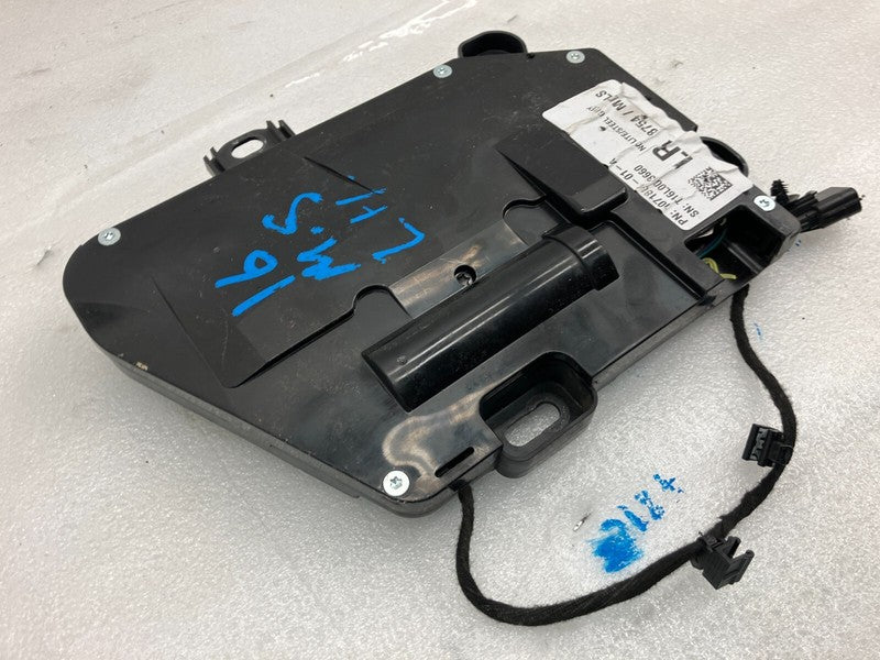 107188401A ⭕ 16-20 Model S Rear Driver Left Exterior Door Handle Outer GEN 3 1071884-01-A