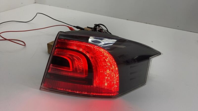 6005919 00 C 2012-2020 Tesla Model S Rear Passenger Side Taillight LED Outer Tail Lamp Right