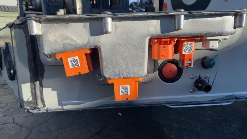 PT00057222 H 2022 2023 2024 Rivian R1S Large Battery Pack 141kWh Lithium HV Module Assembly