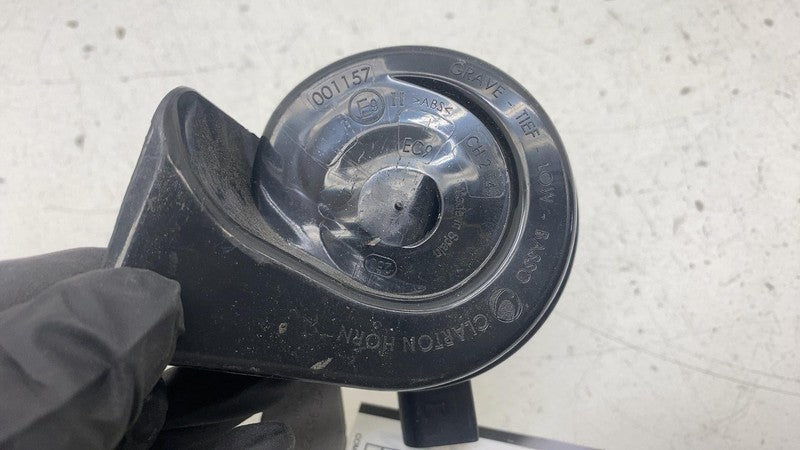 4KE951223 ⭕ 19-23 e-Tron PAIR Low & High Pitch Note Tone Horn Signal w/ Bracket 4KE951223