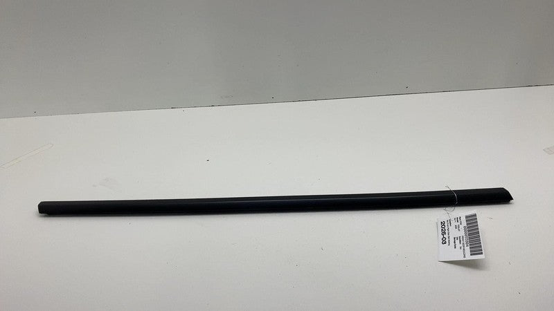 149571200C ⭕ 20-24 Tesla Model Y Rear Left Door Window Outer Belt Seal Molding 1495712-00-C