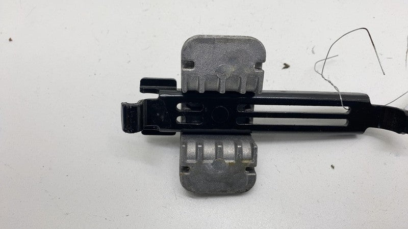 111859900D 2017-2023 Tesla Model 3 M3 12V Battery Upper Tie-down Bracket Strap Holder Mount