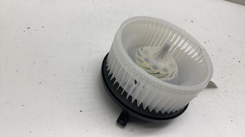 LB580003 ⭕ 17-24 Chrysler Pacifica Front Airconditioner AC Heater Blower Motor LB580003