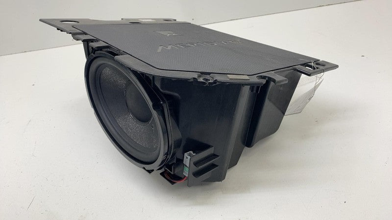 ⭕2022-2024 Rivian R1T Meridian Underseat Subwoofer Speaker Assembly PT