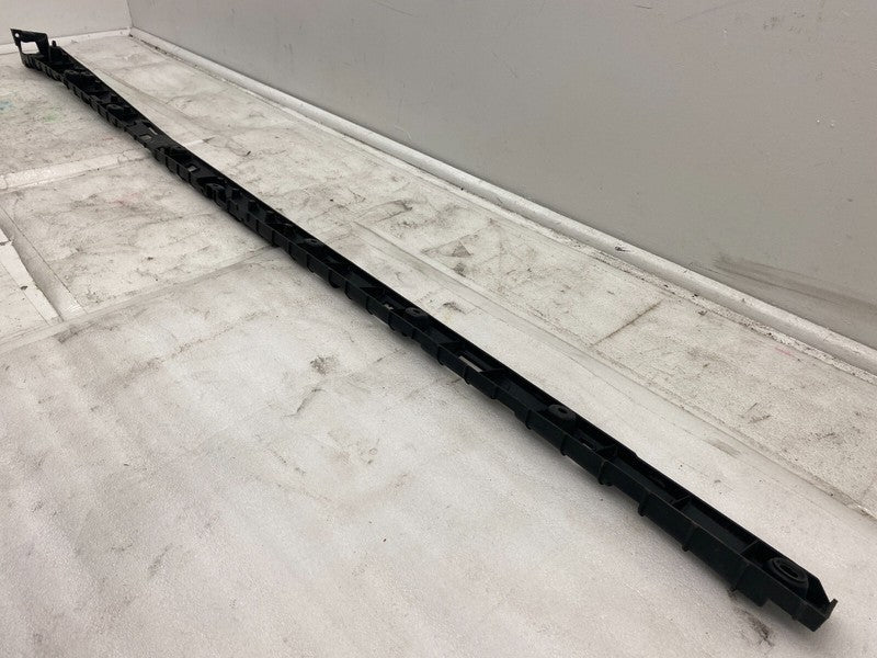 104669100B ⭕ 2016-2023 Tesla Model X Right Rocker Carrier Panel Trim Bracket 1046691-00-B