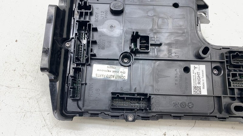 ⭕ 20-23 Tesla Model Y Right Low Voltage Electronic Control Module 1497