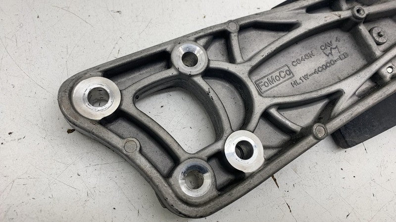 ⭕ 2018-2024 Lincoln Navigator Rear Axle Differential Mount Bracket HL1