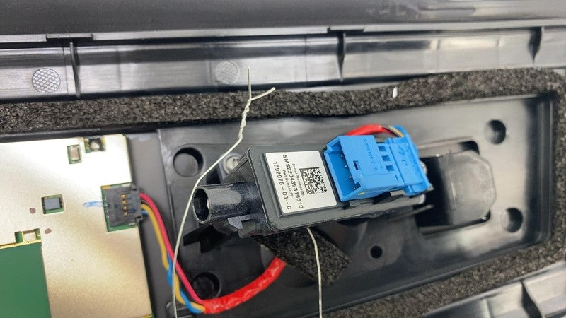 ⭕ 20-23 Model Y Left Exterior B-Pillar Applique Glass Trim LH AP3 1506