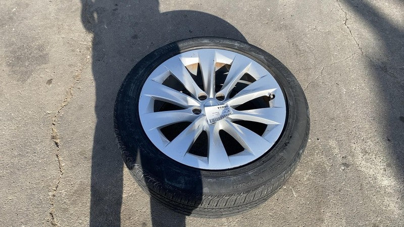 ⭕ 16-20 Model X Rear Wheel Rim 20 x 9.5J + 40MM w/ Continental Tire 10