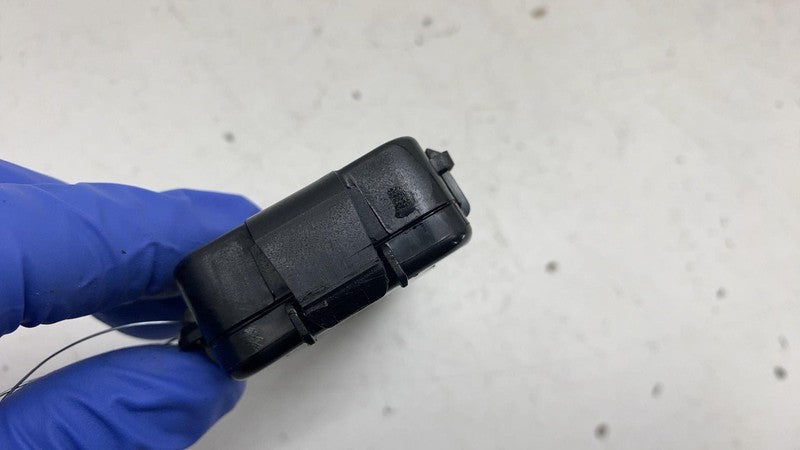 ⭕20-24 Tesla Model Y Front Passenger Side Door Control Module Right 10