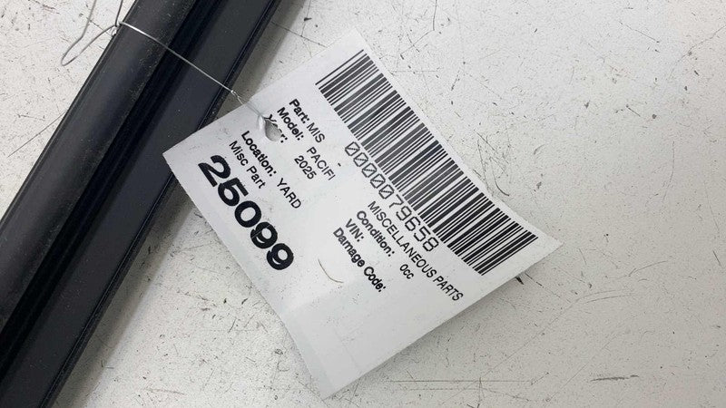 ⭕ 17-25 Chrysler Pacifica Rear Left Door Window Inner Belt Weatherstri