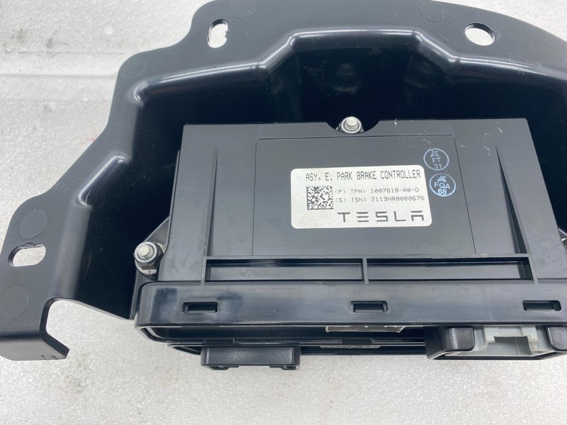 100751100A ⭕ 12-20 Model S Trunk Liftgate & Park Brake Module 1007511-00-A / 1007618-00-D