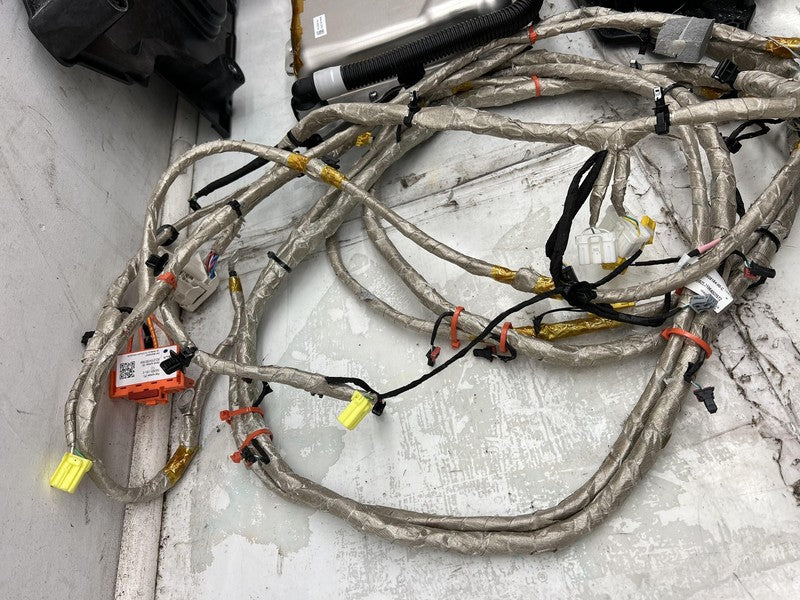 ⭕ 21 Tesla Model S Plaid Battery Power Conversion Charger Penthouse 11