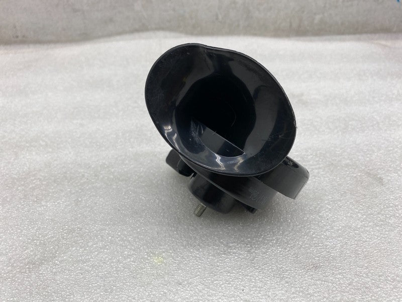 E1 0020046 ⭕ 2012-2020 Tesla Model S MS Seger High Pitch Tone Horn 12V 510 Hertz w/ Bracket