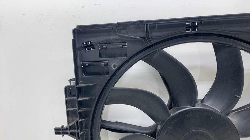 ⭕2014-2018 BMW X5 Sdrive35I F15 Engine Main Radiator Cooling Fan Shroud Assembly