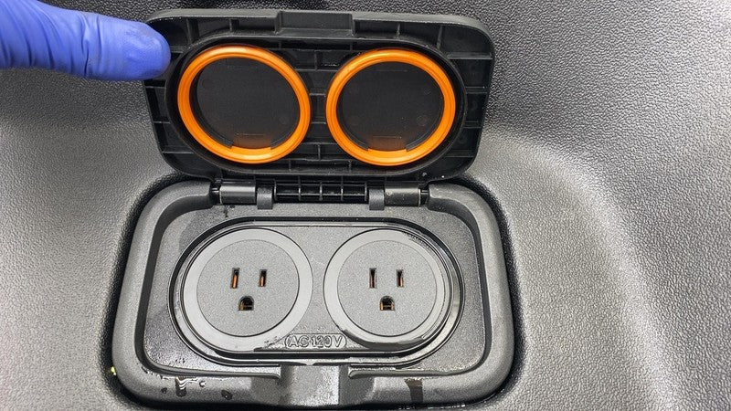 C100000352H ⭕ 22-24 Rivian R1T Rear Passenger Right Pick Up Bed Trim Panel Cover C100000352