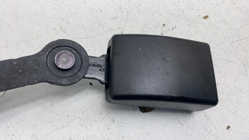 ⭕ 17-20 BMW 540i Rear Driver Side Lower Seat Belt Buckle Receiver Left