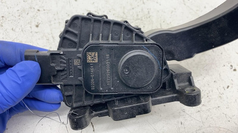 ⭕ 2017-2023 Tesla Model 3 Front Accelerator Foot Pedal Throttle Sensor