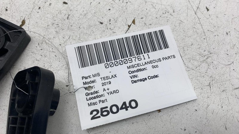 ⭕ 16-20 Model X Inner & Outer Left Headlight Bracket 1046957-00-F/1046