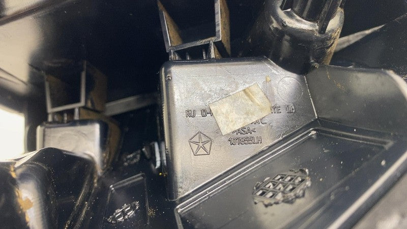 ⭕ 2017-2024 Chrysler Pacifica Rear Driver Side D-Pillar Applique Moldi