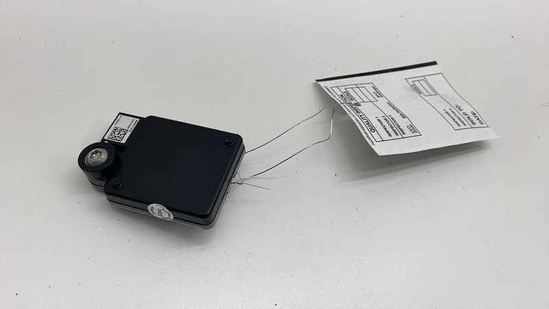 1607917 00 E 2016-2024 Tesla Model S X Y 3 Interior Distance Radar Sensor Control Module Unit