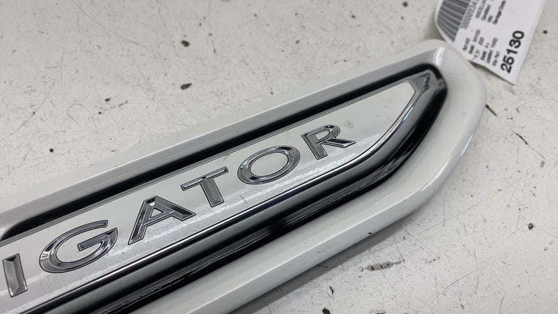 ⭕ 2018-2024 Lincoln Navigator Passenger Side Fender Emblem Right JL7B-