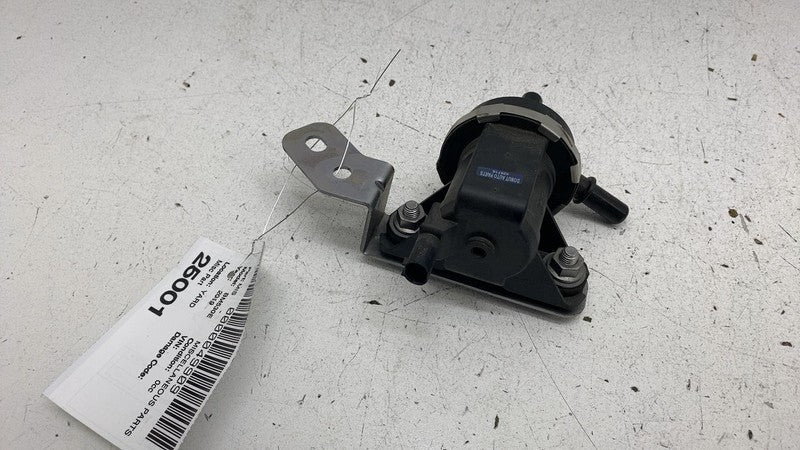 2018 2019 BMW 530e Emission Purge Solenoid Control Valve w/ Bracket 74