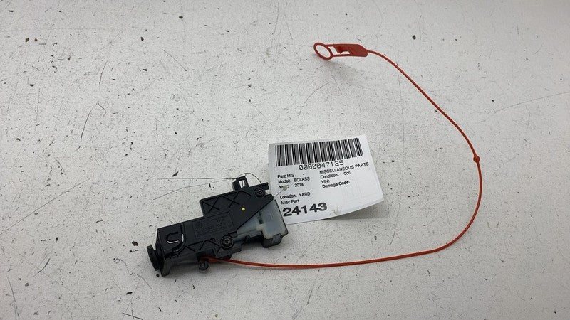 A2048200072 ⭕ 10-16 Mercedes-Benz W212 E350 Fuel Filler Door Lock Motor Actuator A2048200072