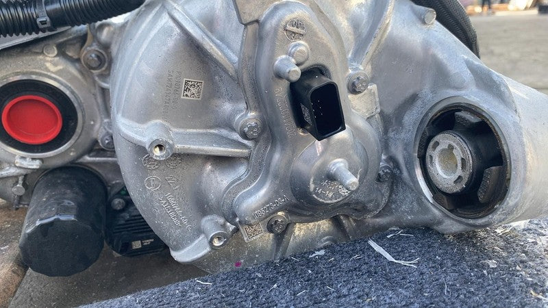 ⭕ 25-26 Tesla Model Y Rear Drive Unit Motor 3DU AP4.0 (Low Current) 11