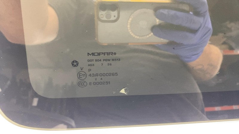 68054706AA ⭕ 11-18 Jeep Wrangler Rear Passenger Side Body Quarter Glass Window Right 4-Door