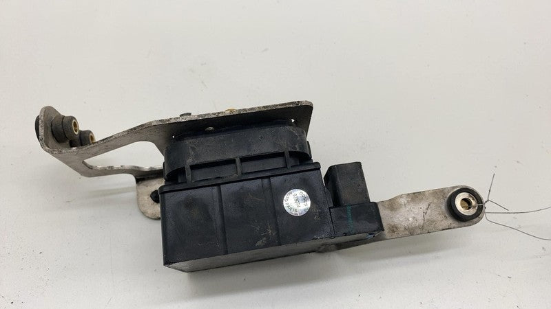 6006407 00 A 2012-2015 Tesla Model S Air Suspension Solenoid Compressor Pump Module Valve OEM