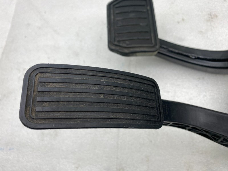 ⭕ 2020-2024 Tesla Model Y MY Accelerator & Brake Pedal Pad Assembly 11
