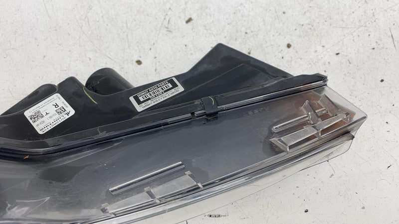⭕ 17-23 Model 3 M3 Front Right Foglamp Turn Signal Base Fog Light 1077