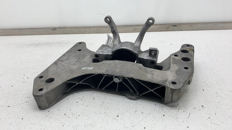 22329485335 2018-2020 BMW 530e G30 Gearbox Crossmember Transmission Mount Bracket Support