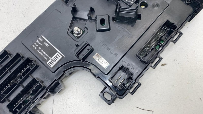 ⭕ 17-20 Tesla Model 3 Right Low Voltage Electronic Control Module 1100