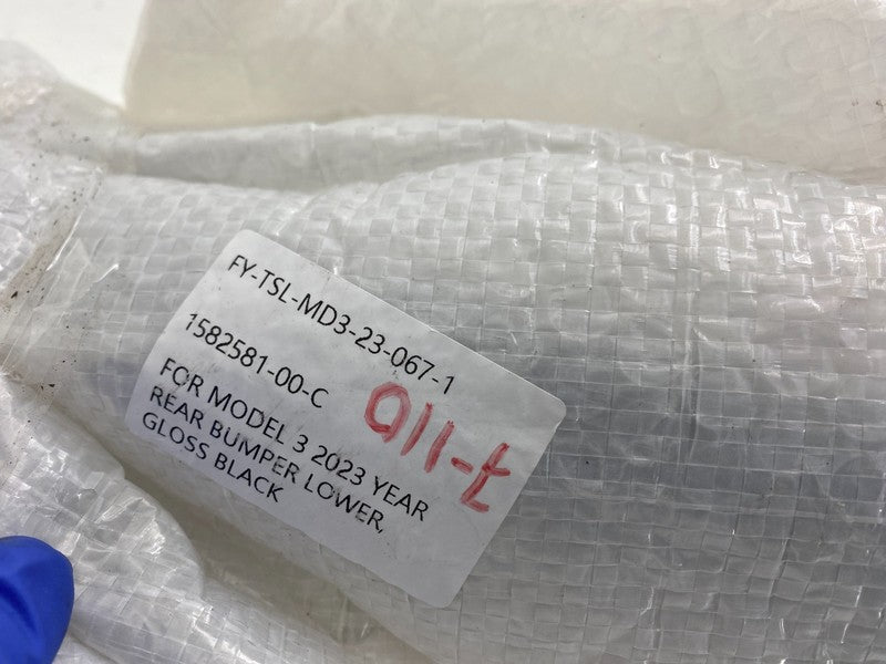 1582581-00-D ⭕2024-2026 Tesla Model 3 Rear Bumper Valance Lower Trim Panel Cover 1582581-00-D