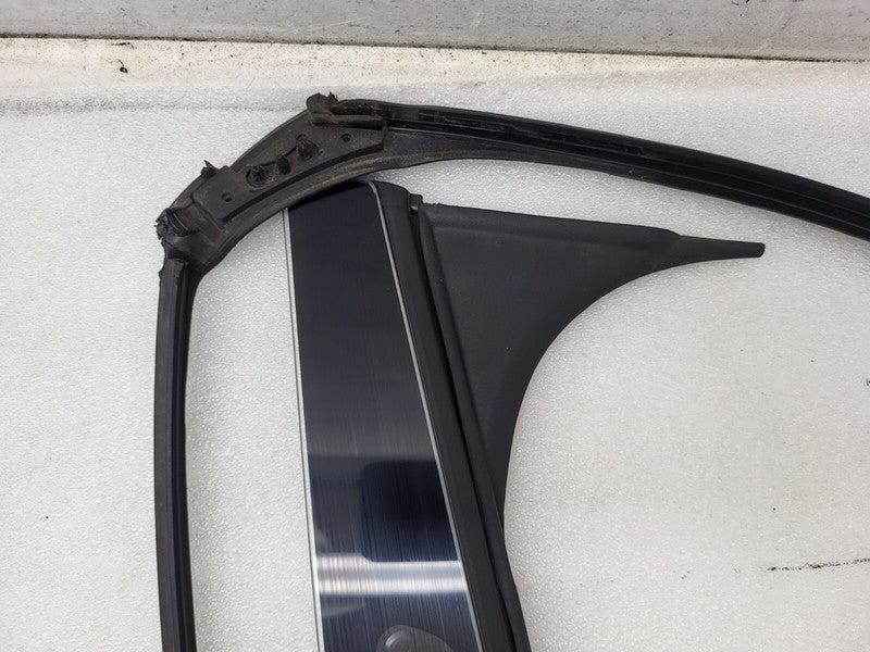 108390200B 16-20 Model X Right B-Pillar Applique Trim Molding w/ Camera & Seal 1092312-98-F