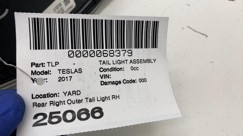 ⭕ 12-22 Model S Rear Passenger Taillight LED Outer Tail Lamp Right 600