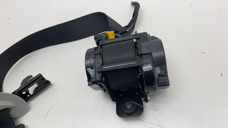 108127901H ⭕ 2017-2023 Tesla Model 3 Front Right 1st Row Seat Belt & Retractor 1081279-01-H