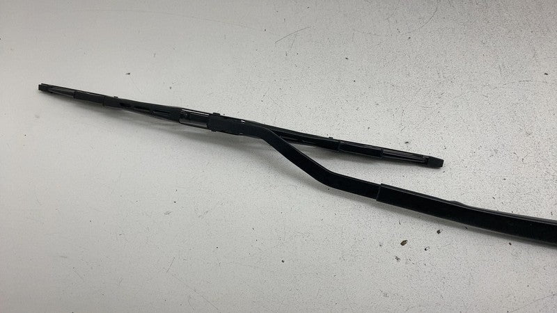 2022 2023 2024 Kia EV6 Passenger Side Windshield Wiper Arm & Blade Rig
