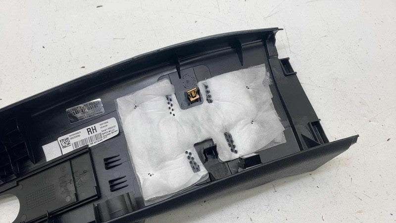 6EK22DX9AJ ⭕ 17-25 Chrysler Pacifica Right B-Pillar Upper Trim Cover Panel Black 6EK22DX9AJ